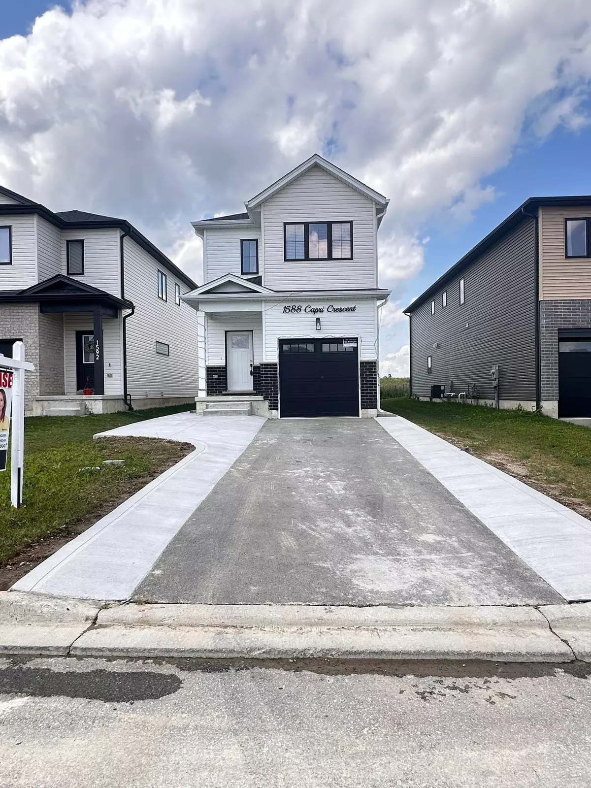 London North, ON N6G 5B6,1588 Capri CRES #LOWER