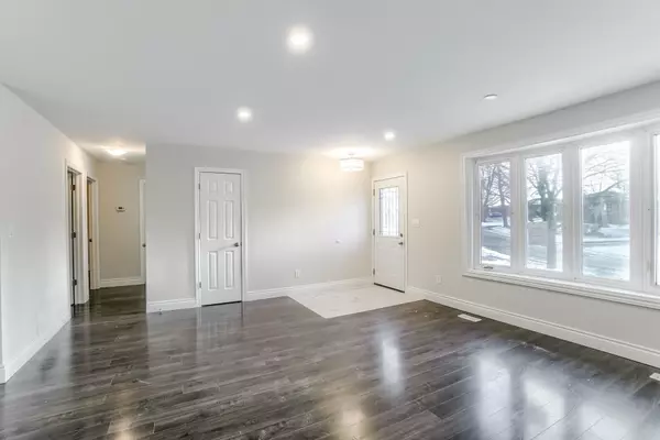 Oshawa, ON L1G 6G2,136 Claymore CRES