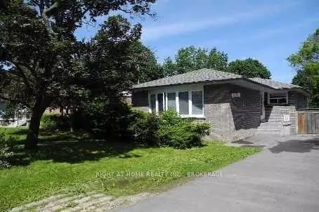 52 Dunning AVE #BSMNT, Aurora, ON L4G 1A3