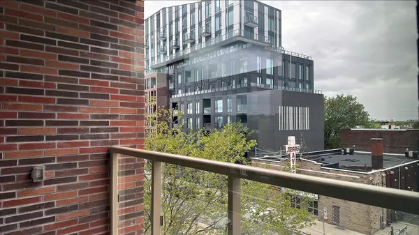 Toronto W03, ON M6N 0B7,1787 St Clair AVE W #421