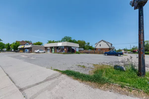 4957 Bridge ST N, Niagara Falls, ON L2E 2S4