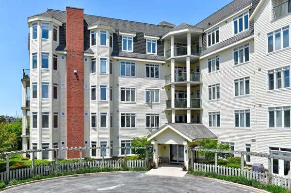 10 Bay ST E #104, Blue Mountains, ON N0H 2P0