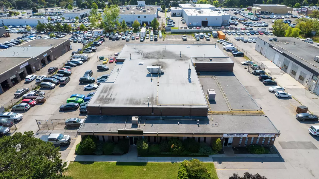 7 Heritage RD, Markham, ON L3P 1M3