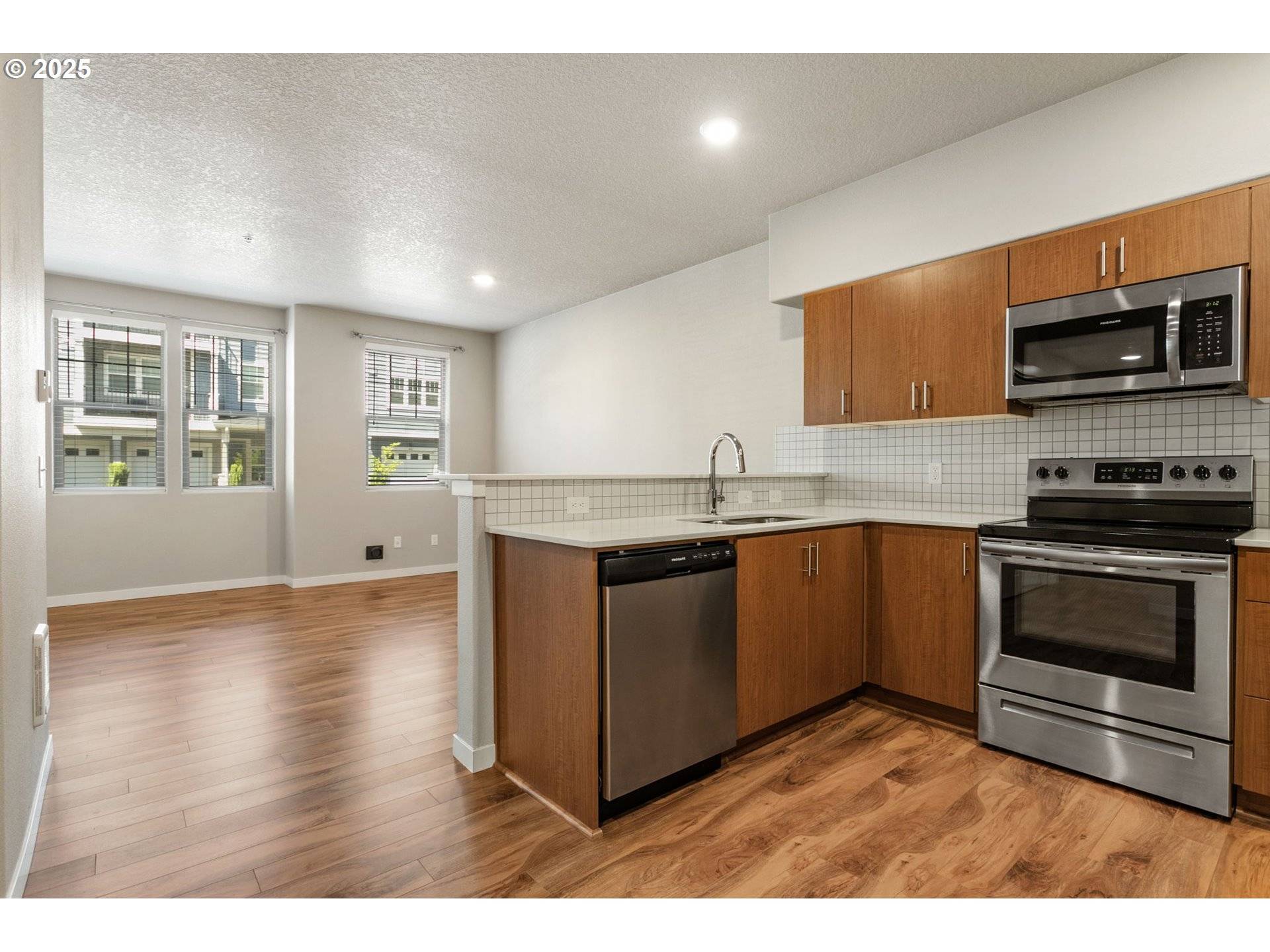 Beaverton, OR 97007,17137 SW APPLEDALE RD #104