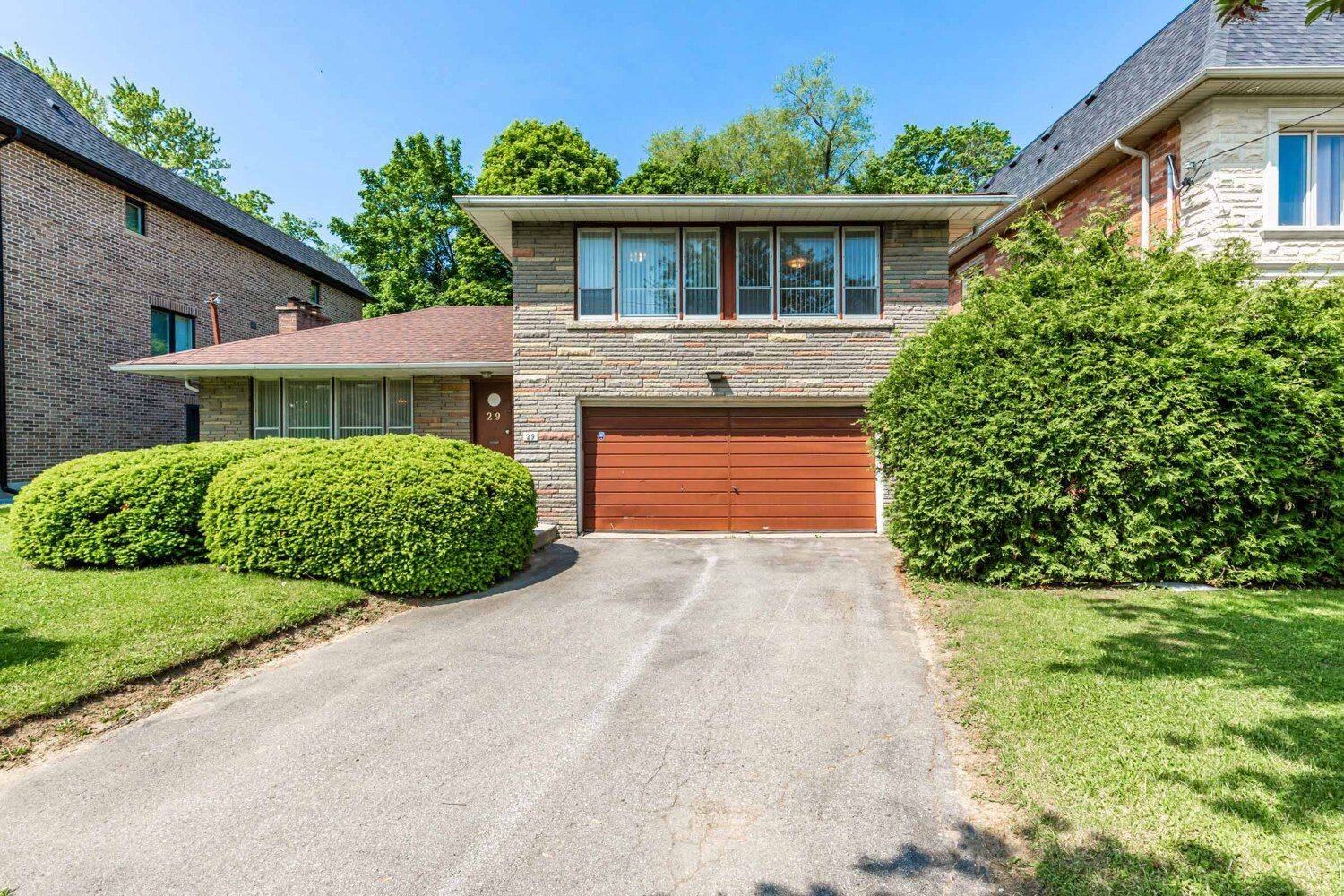 29 Whittaker CRES, Toronto C15, ON M2K 1K7