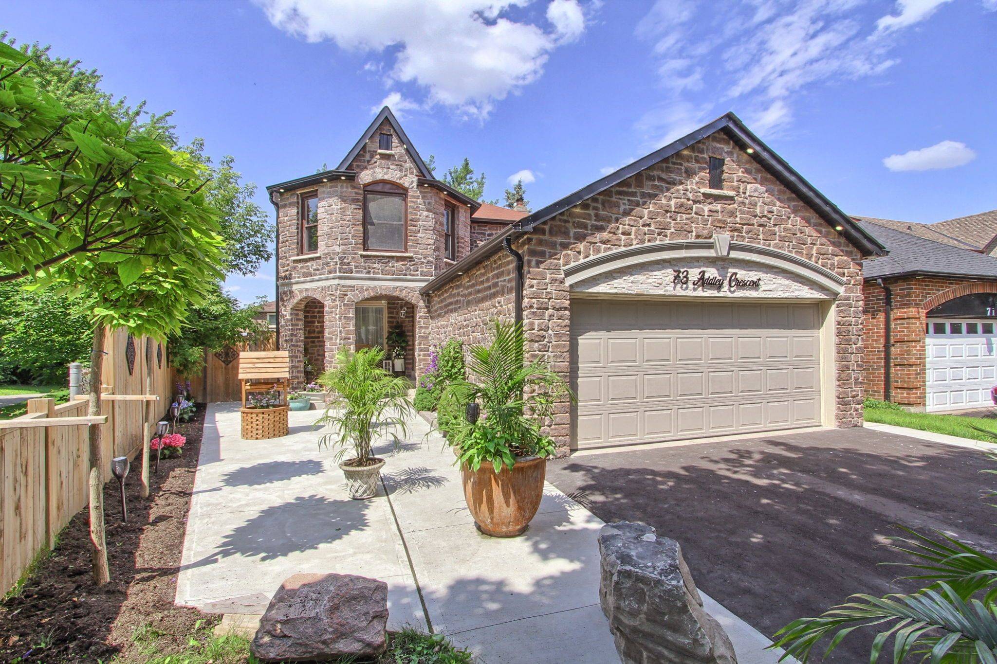 Ajax, ON L1T 1V3,73 Addley CRES