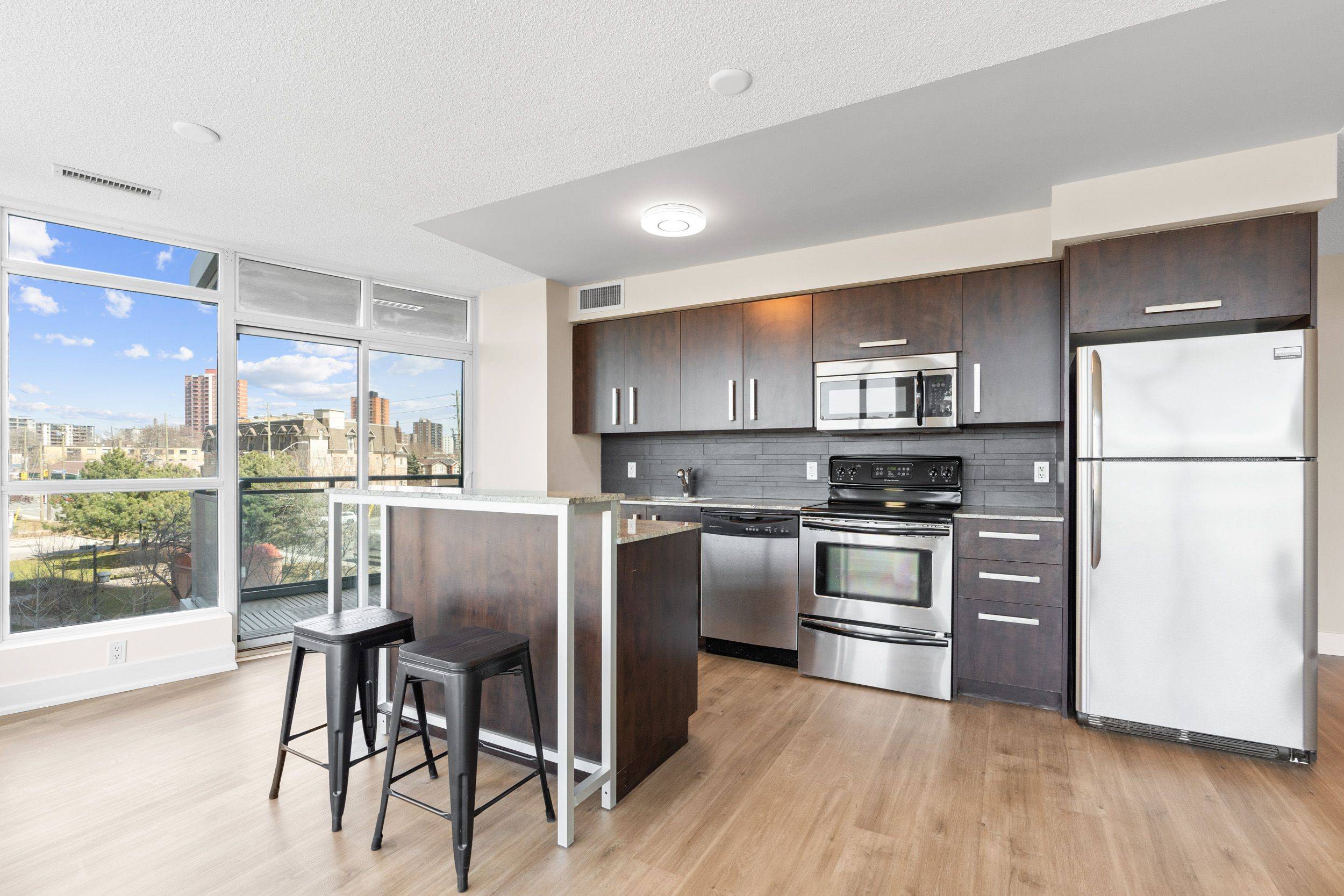 Toronto E03, ON M4K 2B8,1048 Broadview AVE #308
