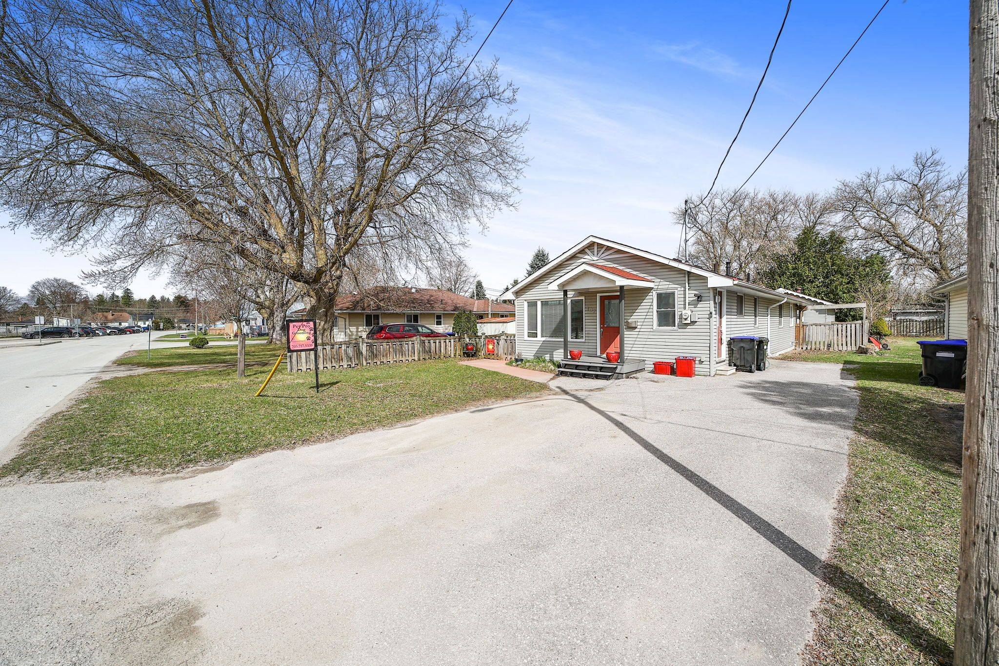 107 Sydenham ST, Essa, ON L0M 1B0