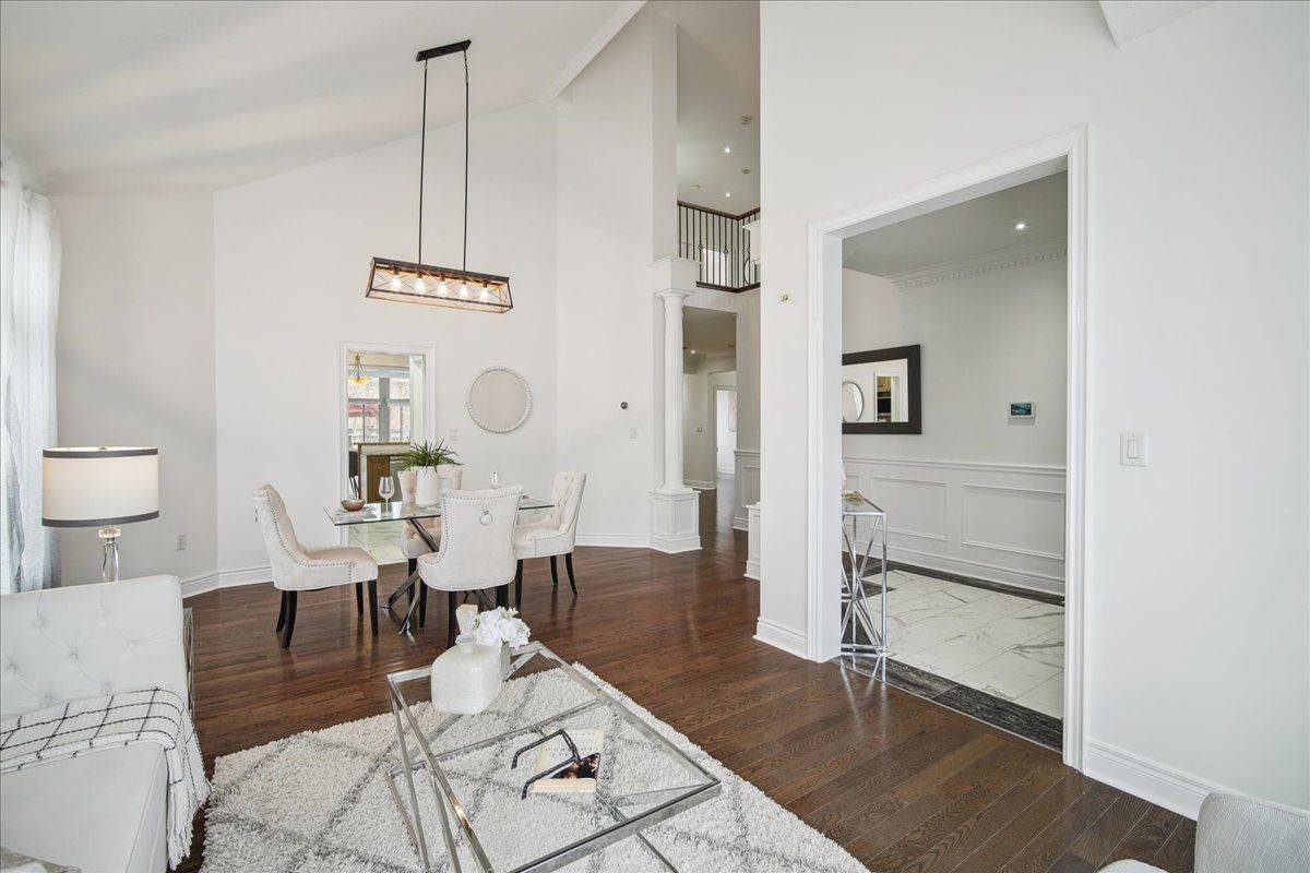 Brampton, ON L6Y 5L2,12 Edmonton ST