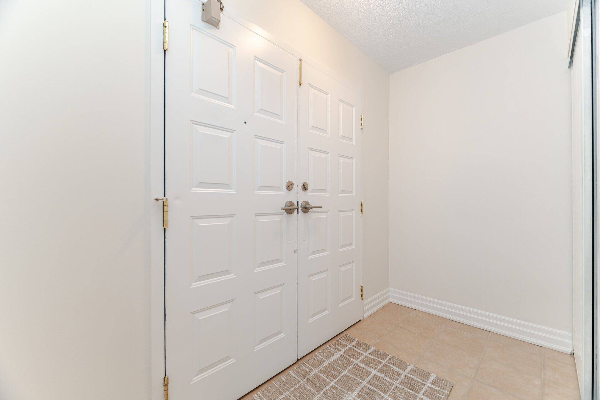 Burlington, ON L7S 1Z6,1225 North Shore BLVD E #104