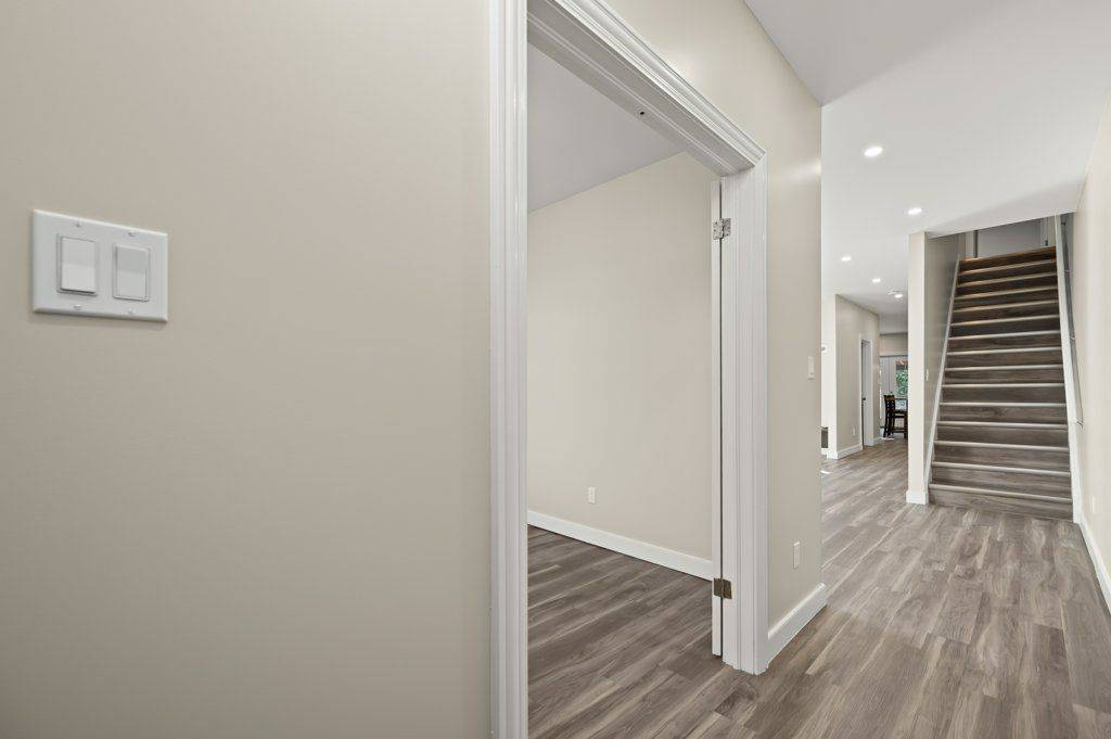 Guelph, ON N1G 1R8,53 College AVE W