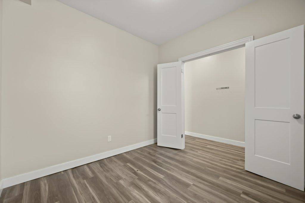 Guelph, ON N1G 1R8,53 College AVE W