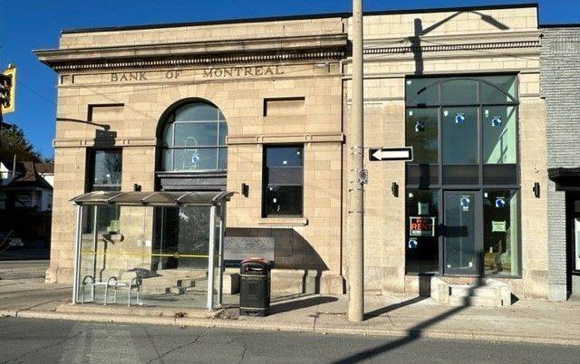 Hamilton, ON L8M 1B3,837 King ST E #201