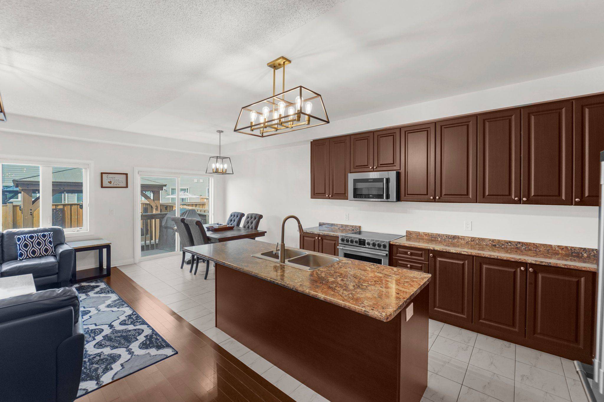 Lincoln, ON L0R 1B4,4102 Fracchioni DR