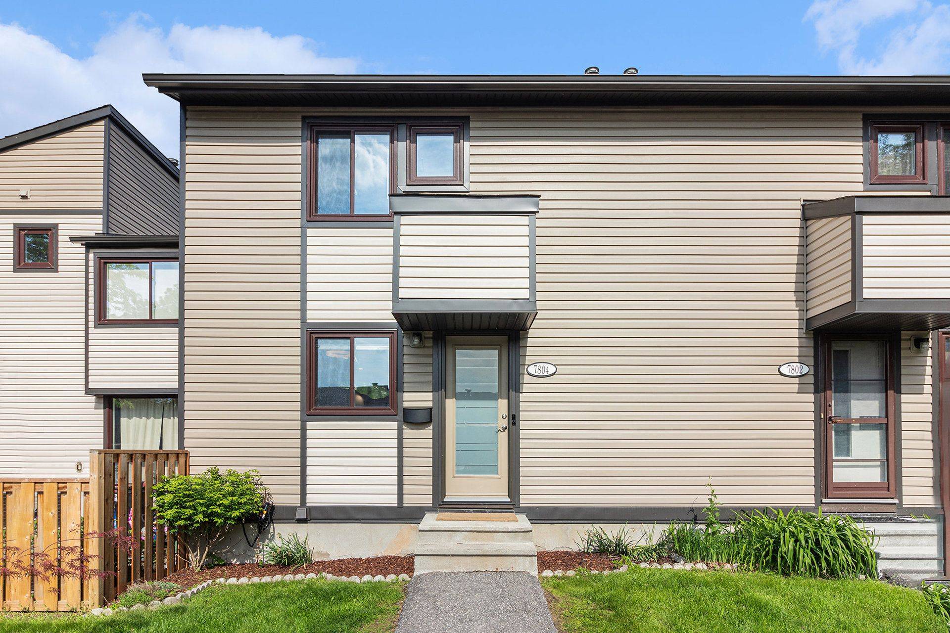Orleans - Convent Glen And Area, ON K1C 2E9,7804 Jeanne D'arc BLVD
