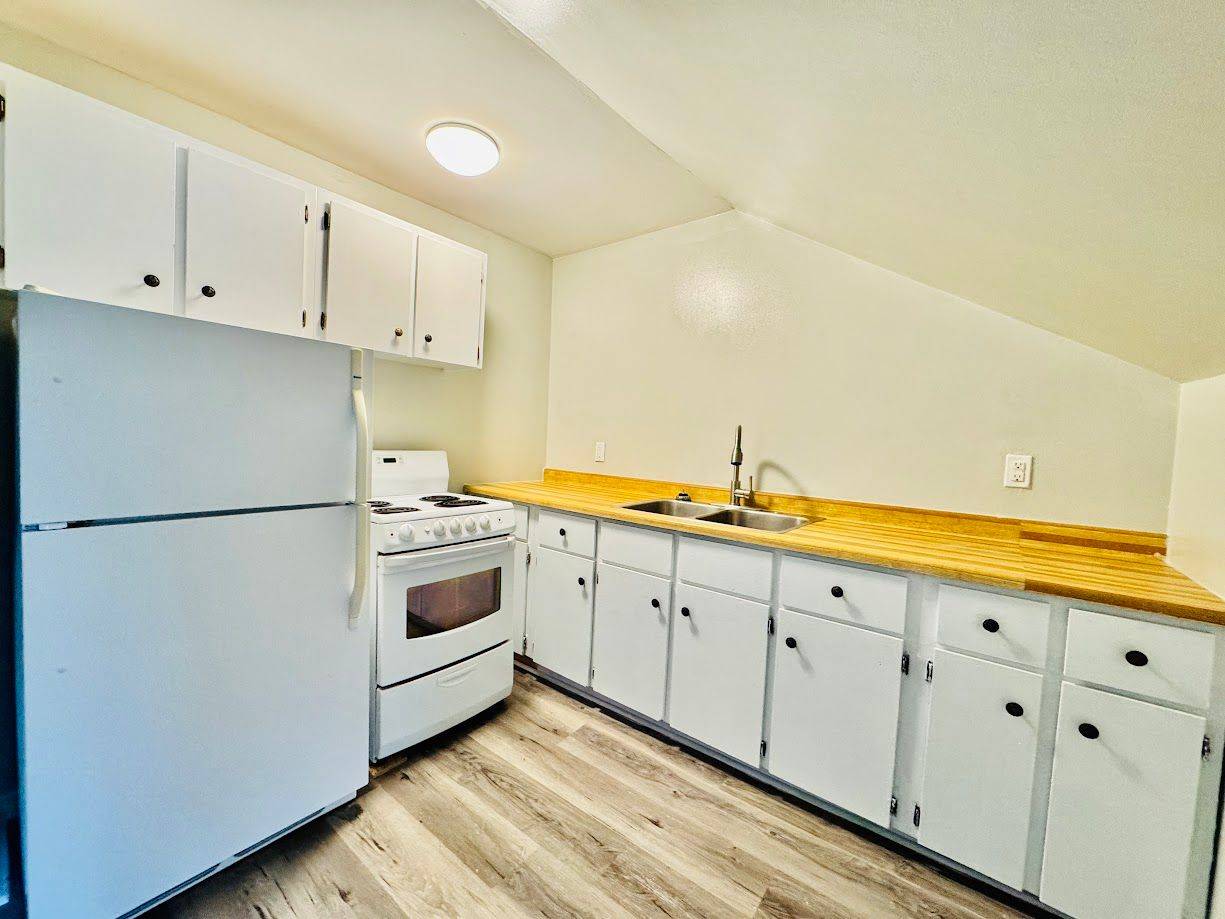 Fort Erie, ON L0S 1B0,139 Ridgeway RD
