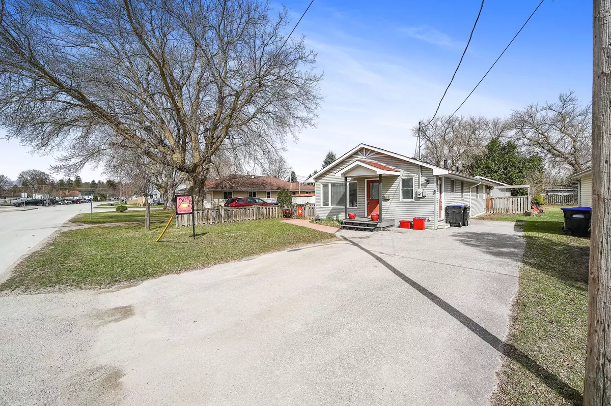 Essa, ON L0M 1B0,107 Sydenham ST