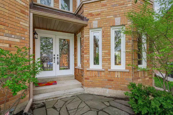 Mississauga, ON L5N 6W5,6515 Alderwood TRL