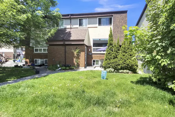 32 Woodvale Gn CRES #B,  South Of Baseline To Knoxdale,  ON K2G 4H4