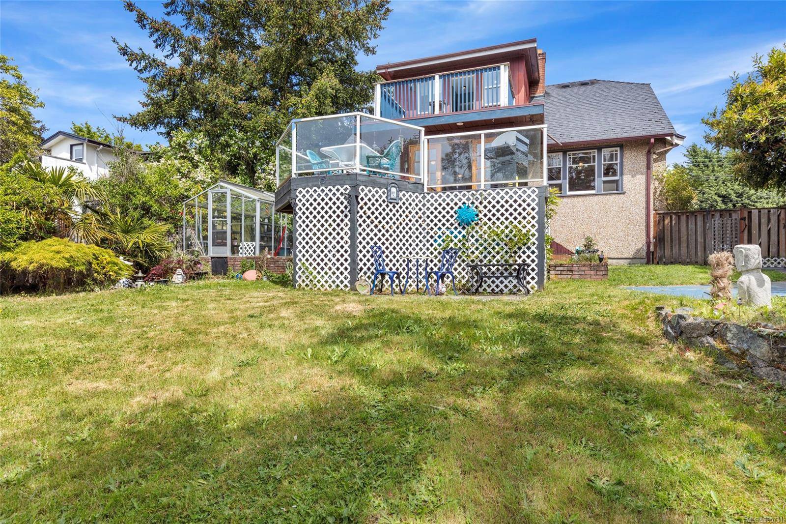 Saanich, BC V8X 1H4,3630 Quadra St