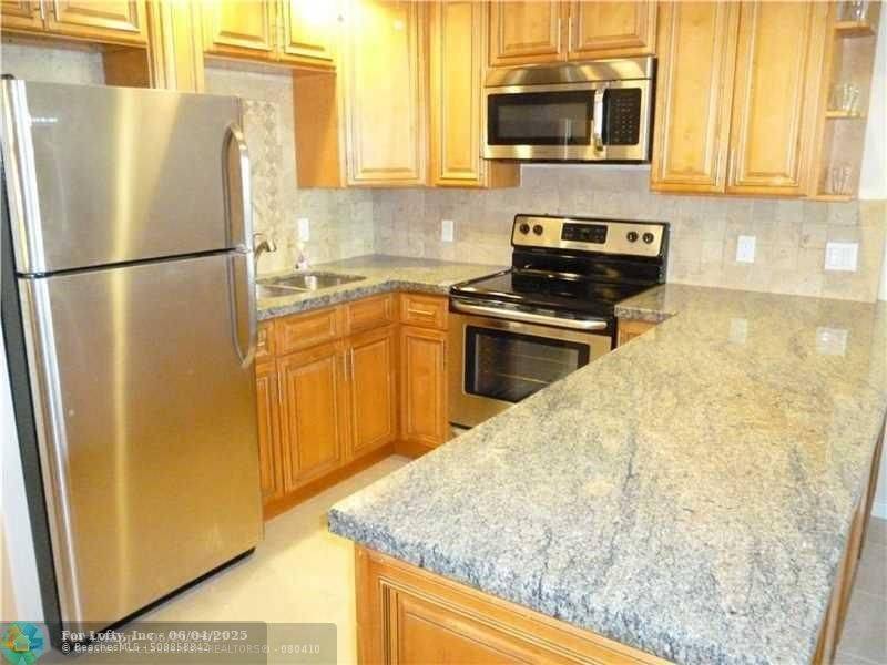 Deerfield Beach, FL 33442,222 Farnham J  #222