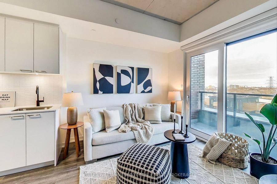 1808 St. Clair AVE W #501, Toronto W03, ON M6N 0C1