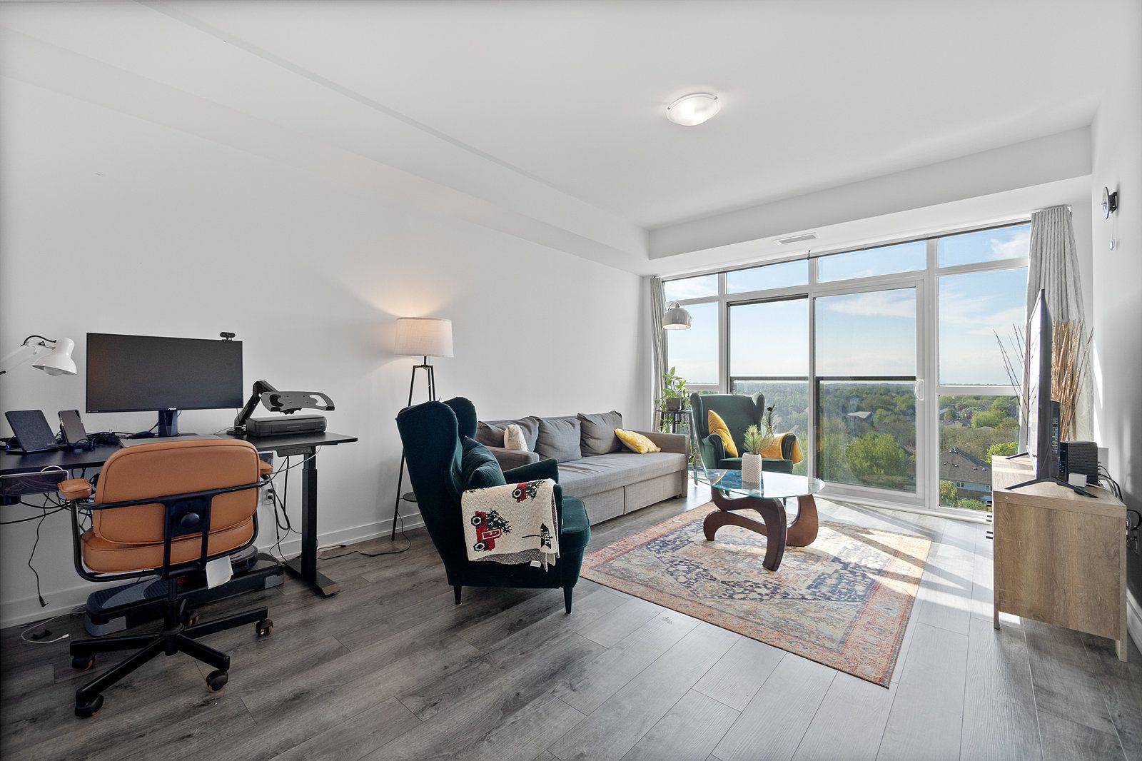 Hamilton, ON L8B 1Z2,450 Dundas ST E #804