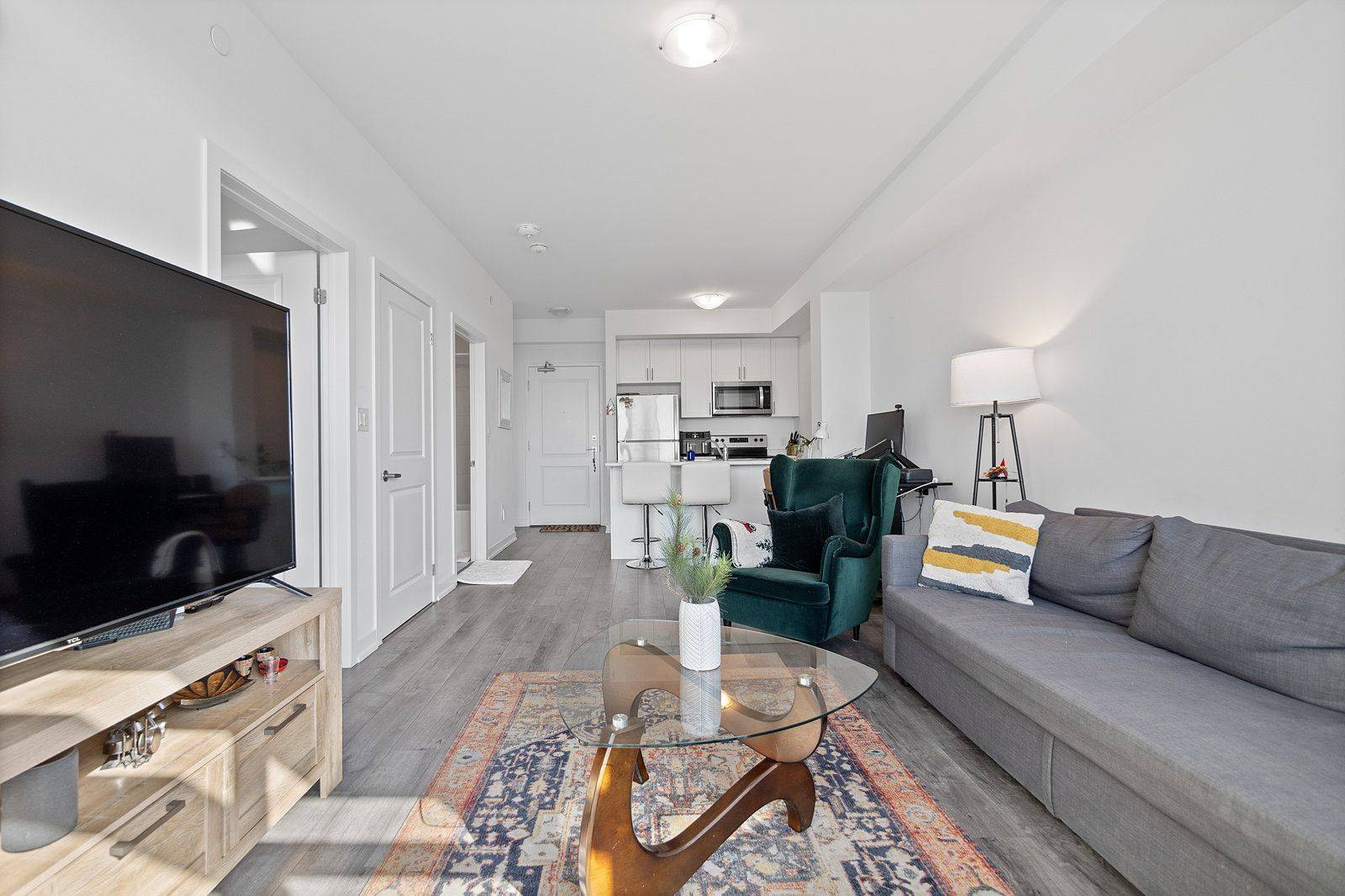 Hamilton, ON L8B 1Z2,450 Dundas ST E #804