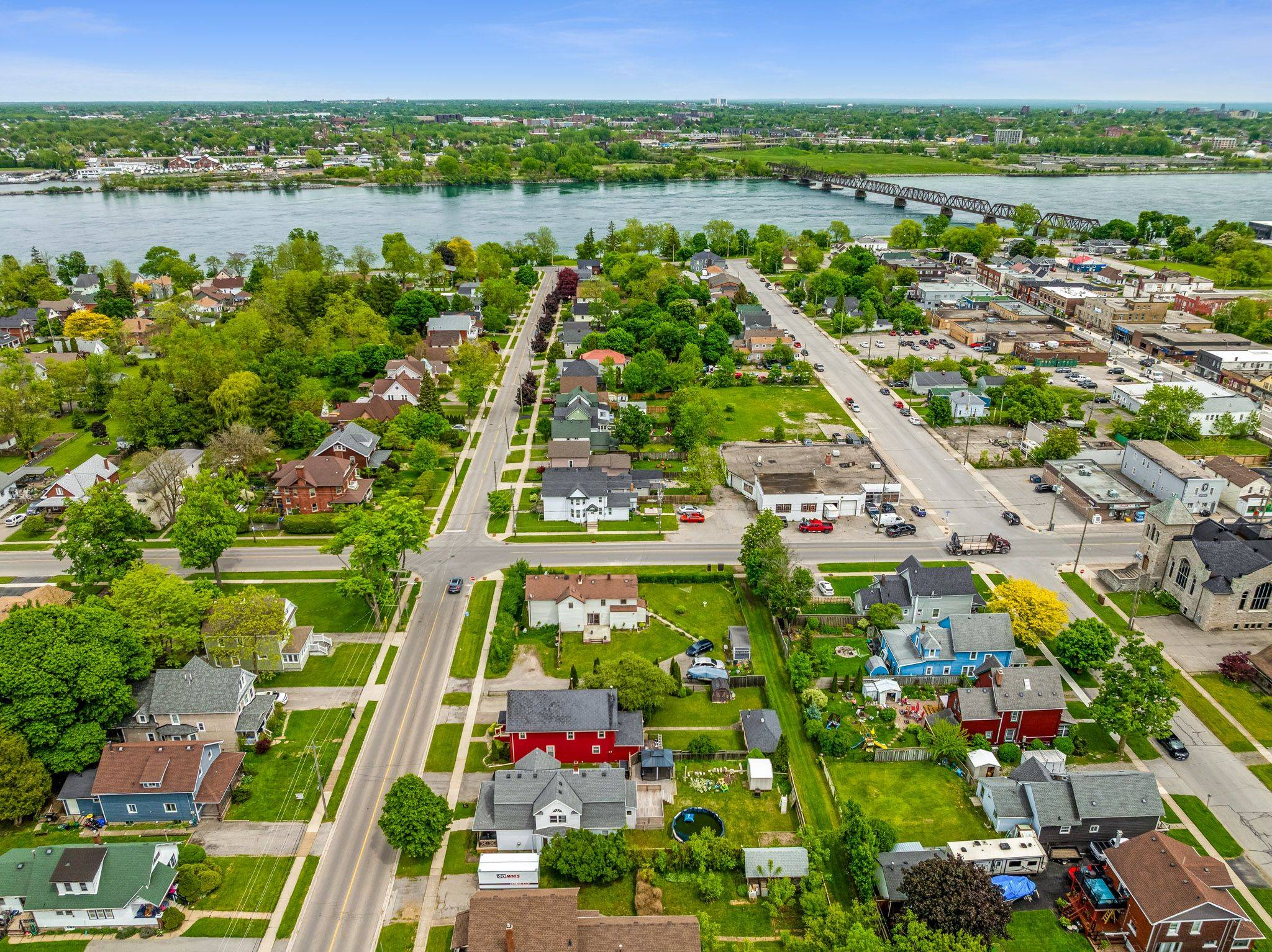 Fort Erie, ON L2A 2V4,201-B Phipps ST