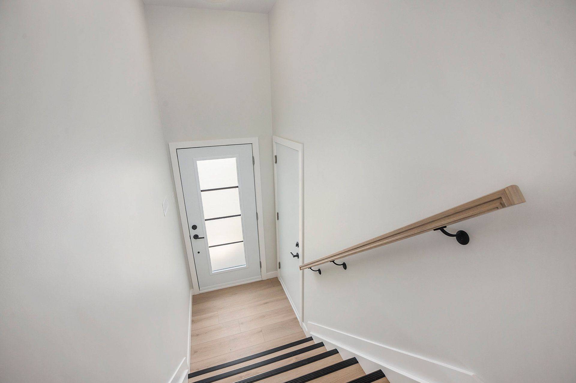 North Stormont, ON K0A 1R0,89 Helen ST #A