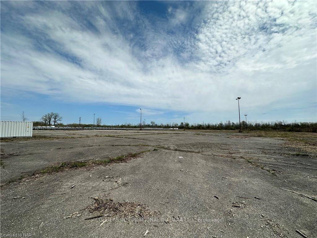 Fort Erie, ON L2A 4K3,900 HELENA ST