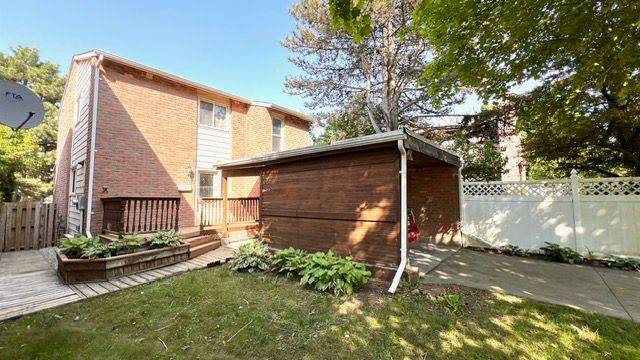 London North, ON N6G 3M4,1827 Aldersbrook Gate