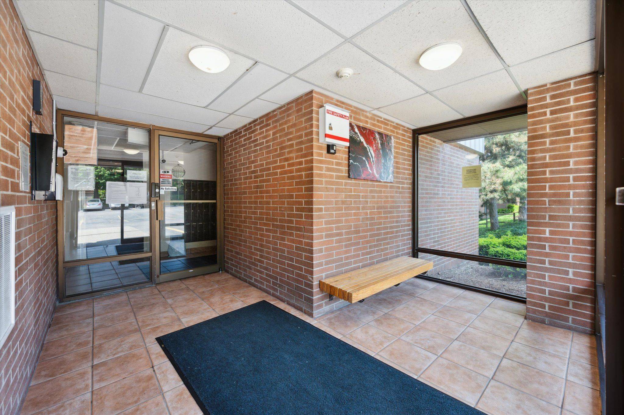 Guelph, ON N1H 2A9,7 Ajax ST #206