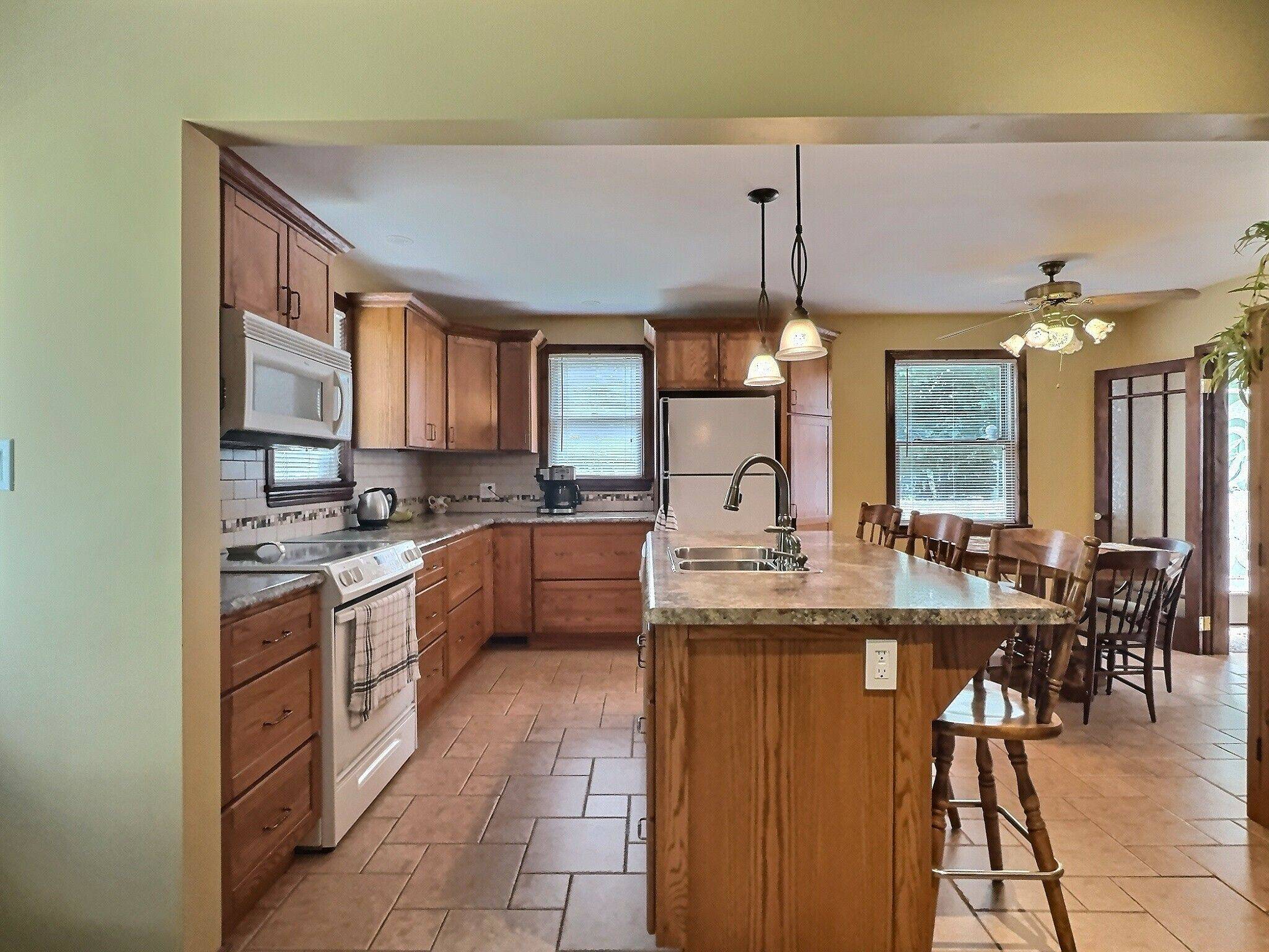 South Huron, ON N0M 1S2,72 Thomas ST