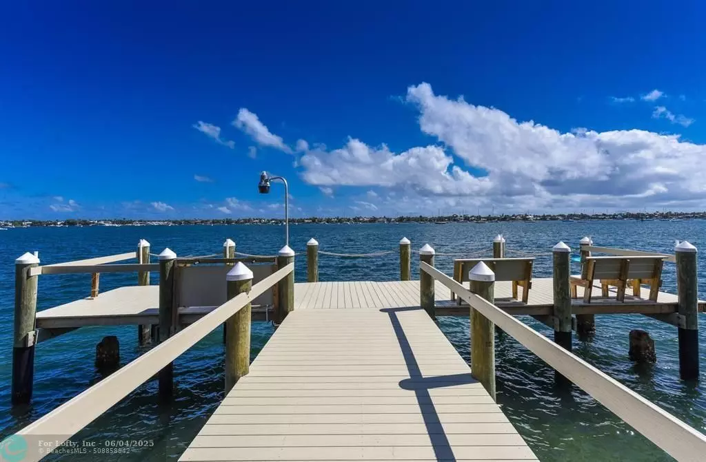 West Palm Beach, FL 33407,5200 N Flagler Dr #802