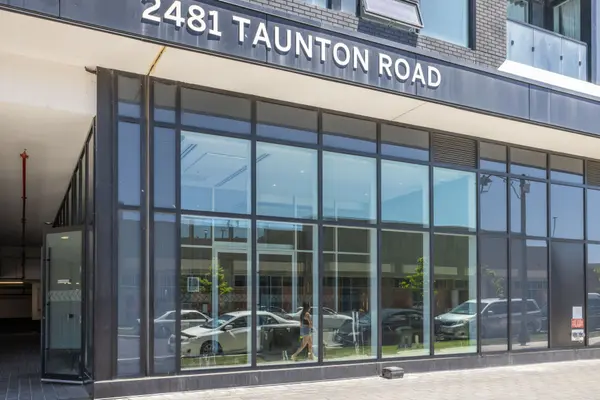 Oakville, ON L6H 3R7,2481 Taunton RD #372