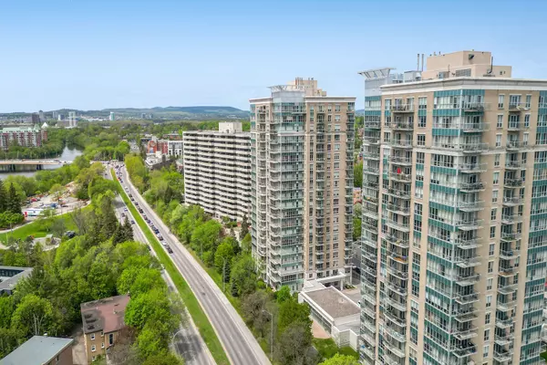 Vanier And Kingsview Park, ON K1L 0A8,70 Landry ST #1807