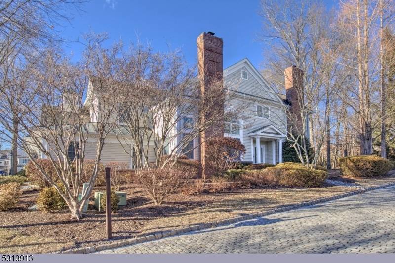 Far Hills Boro, NJ 07931,5 Polo Club Rd