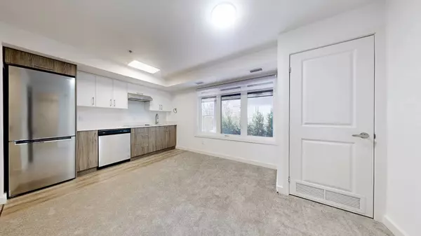 45 Connaught AVE #102, Toronto E01, ON M4L 2V8