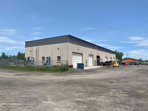 3300 Rideau RD, Leitrim, ON K1G 3N4