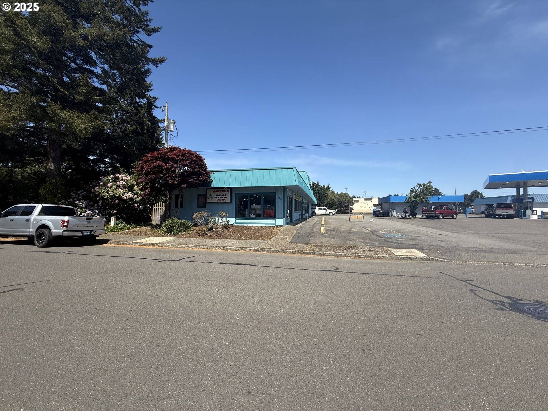 Florence, OR 97439,1537 8TH ST