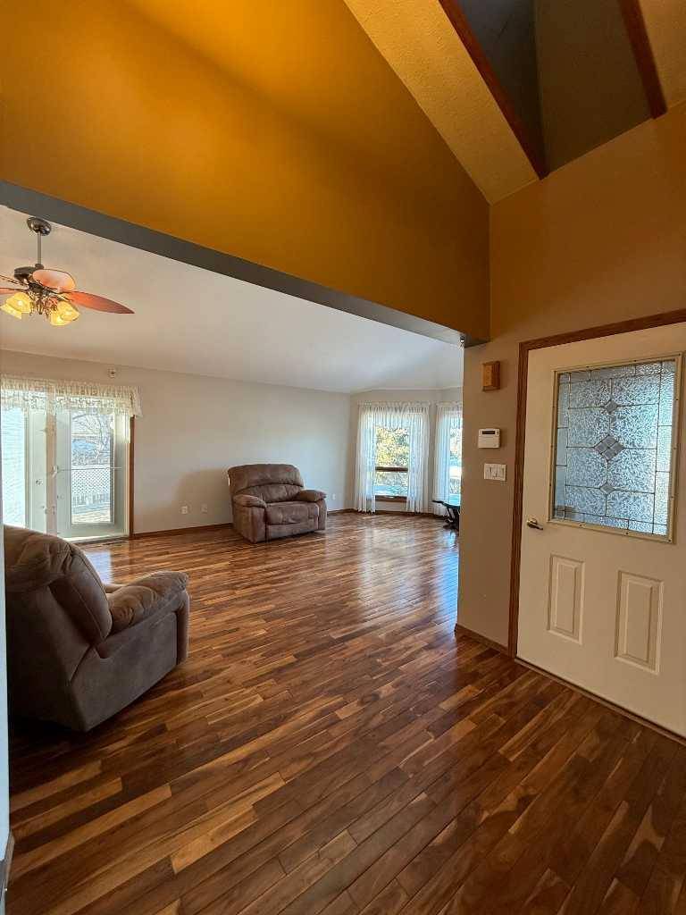 Olds, AB T4H 1C2,5511 Shannon DR