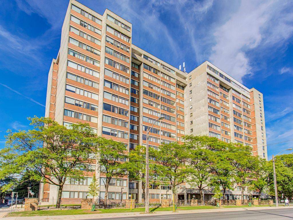 3000 Bathurst ST #110, Toronto C04, ON M6B 3B4