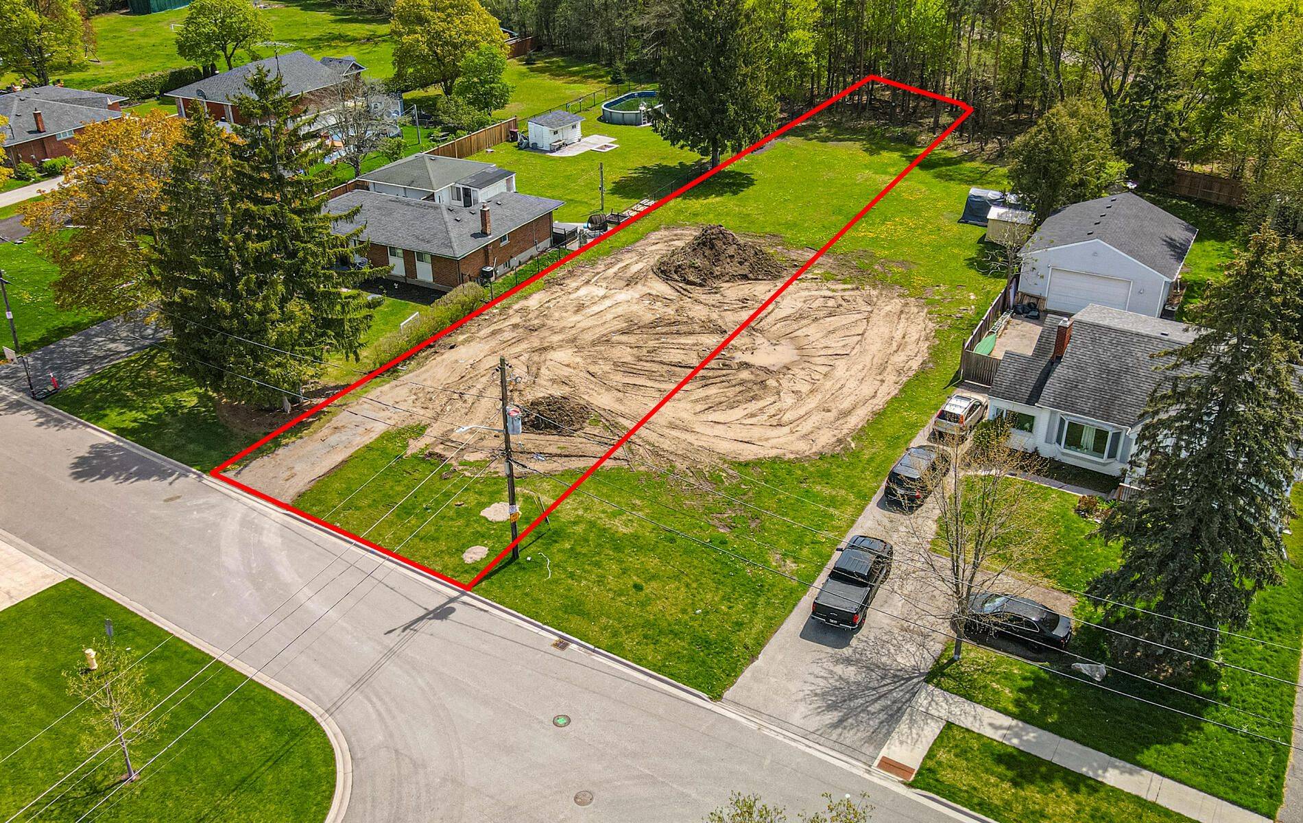 Oshawa, ON L1G 3Y5,21 Eastwood AVE N