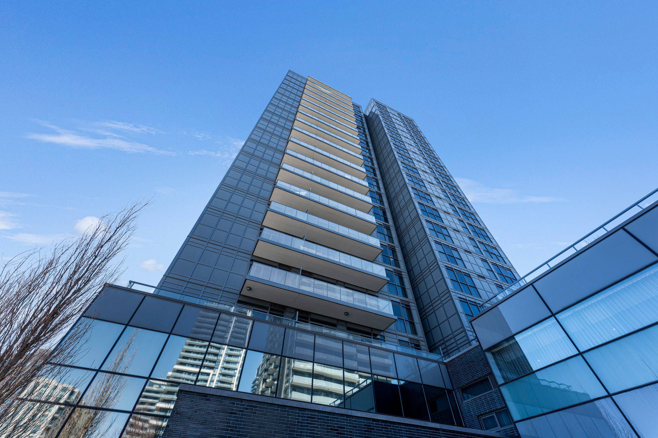 Richmond Hill, ON L4B 0E8,55 Oneida CRES #704