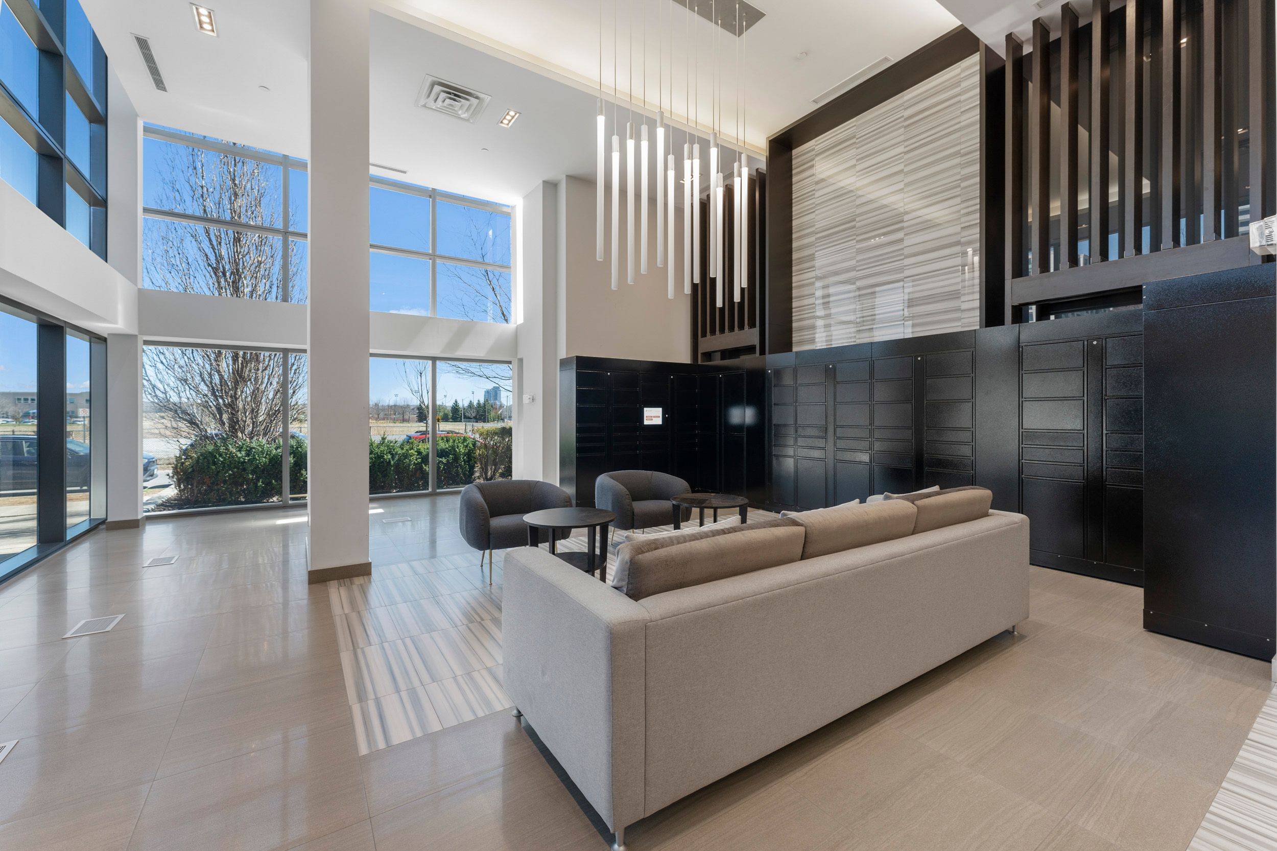 Richmond Hill, ON L4B 0E8,55 Oneida CRES #704