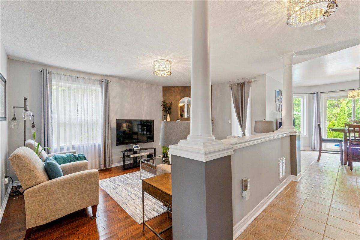 Barrie, ON L4N 0A5,20 Stoneybrook CRES