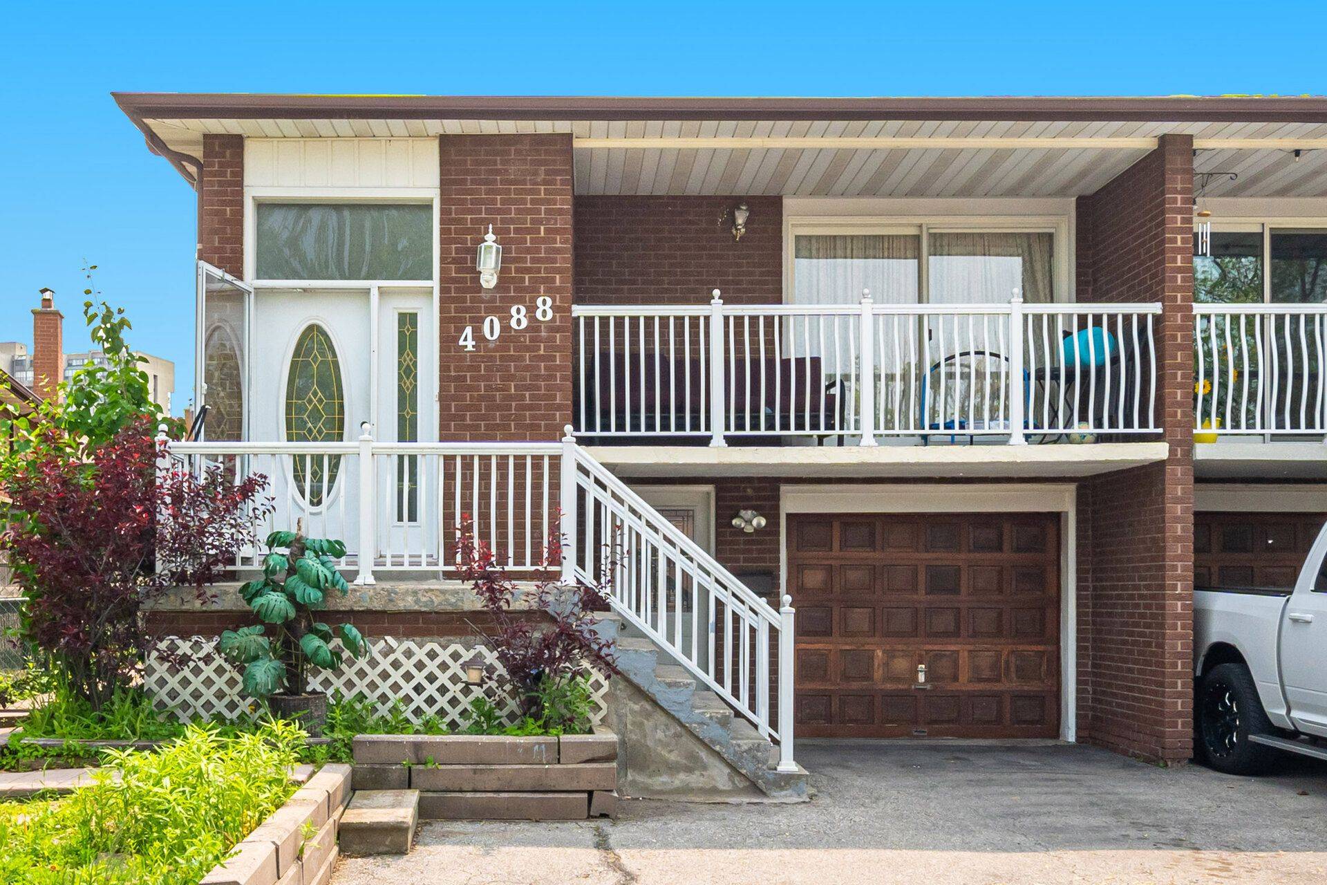 Mississauga, ON L4Z 1K3,4088 Woodington DR