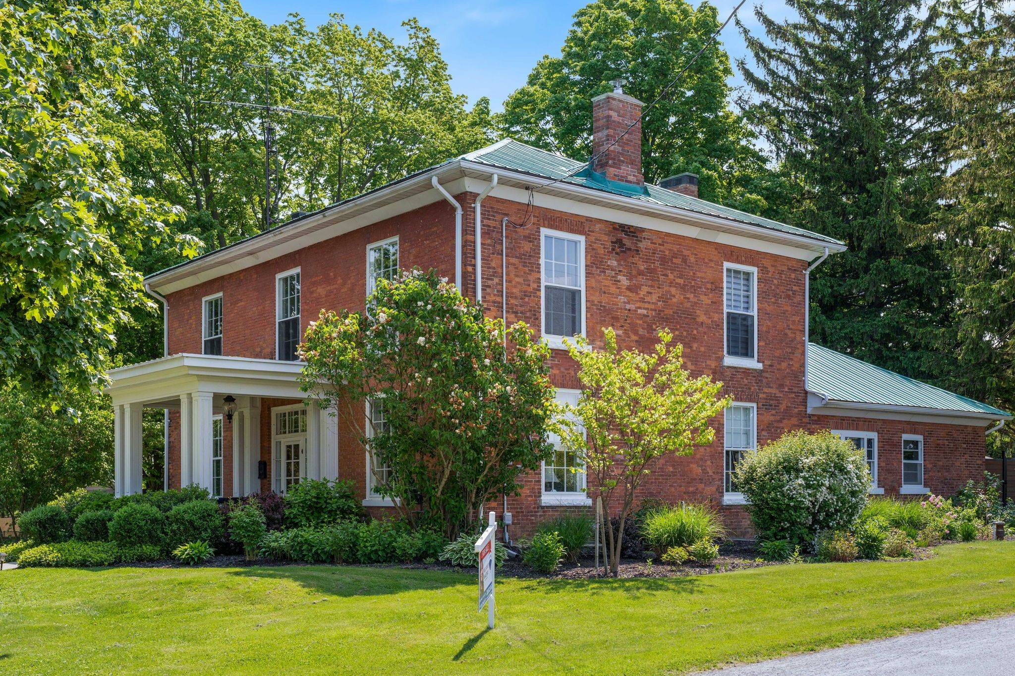 Norfolk, ON N0E 1W0,4 Murray ST W