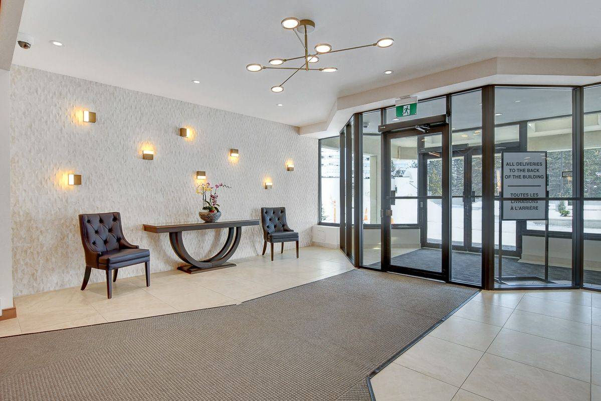 Alta Vista And Area, ON K1G 4J4,1500 Riverside DR #303